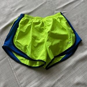 Women's Nike Tempo Shorts - Sz. L